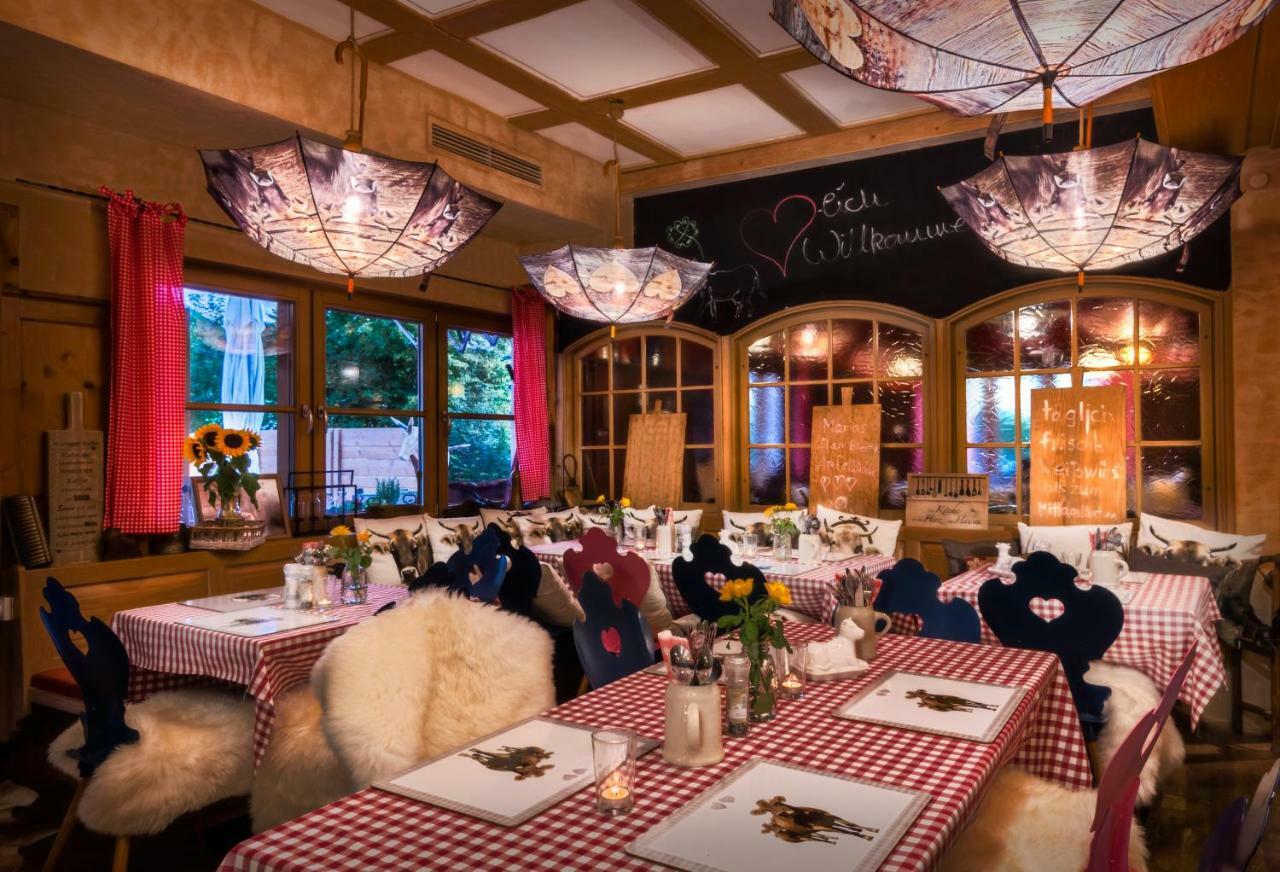 Hotel Zur Gluecklichen Kuh Oberstdorf Esterno foto